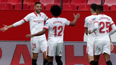 النصيري يُنافس ميسي على جائزة لاعب الشهر