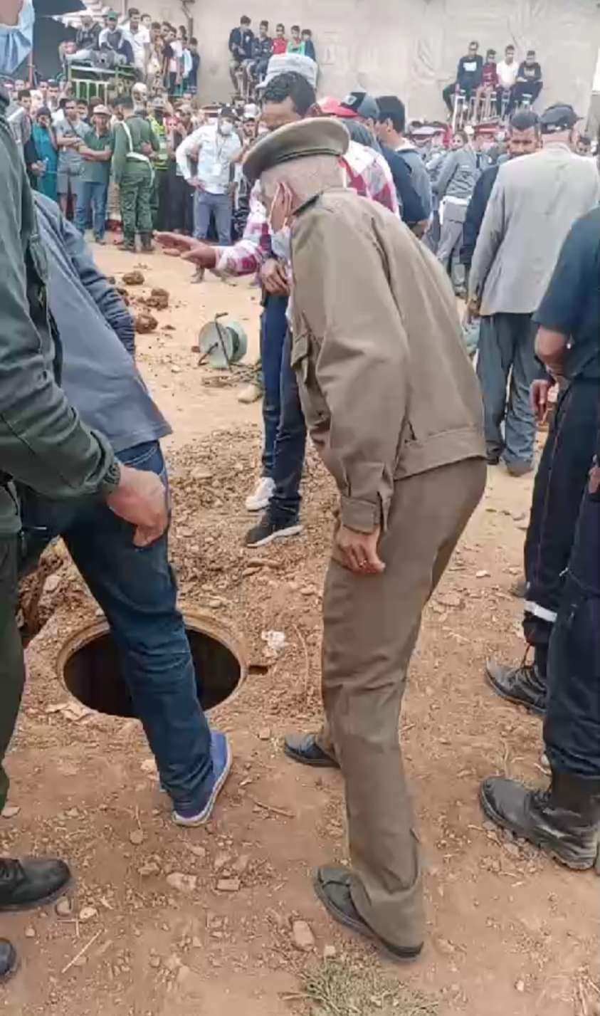 المعازيز…محاولة إنتشال ثلاث جثث داخل قنوات الصرف الصحي