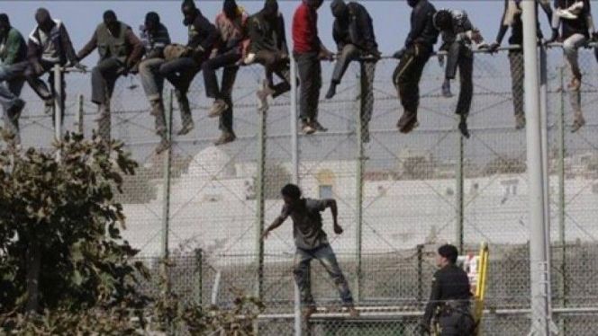 إنهاء أزمة الهجرة الجماعية بالفنيدق من طرف الأمن المغربي