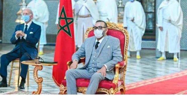 جلالة الملك يشرف بفاس على توقيع اتفاقية لتصنيع وتعبئة اللقاح