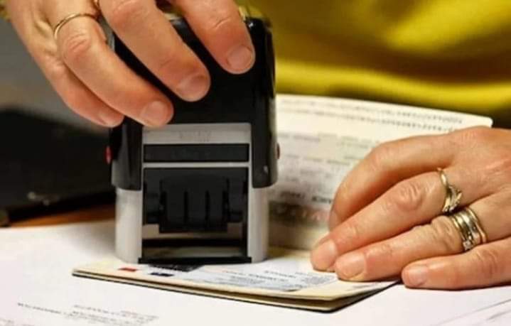 “مغاربة فرنسا” ينتقدون قرار خفض التأشيرات