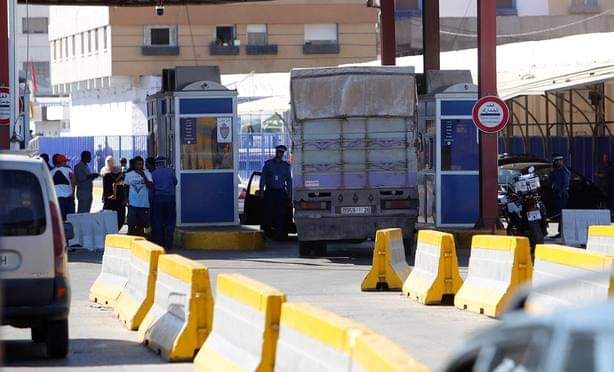 السلطات الإسبانية تقرر تمديد إغلاق معبري ستبة ومليلية المحتلتين مع المغرب لمدة شهر إضافي