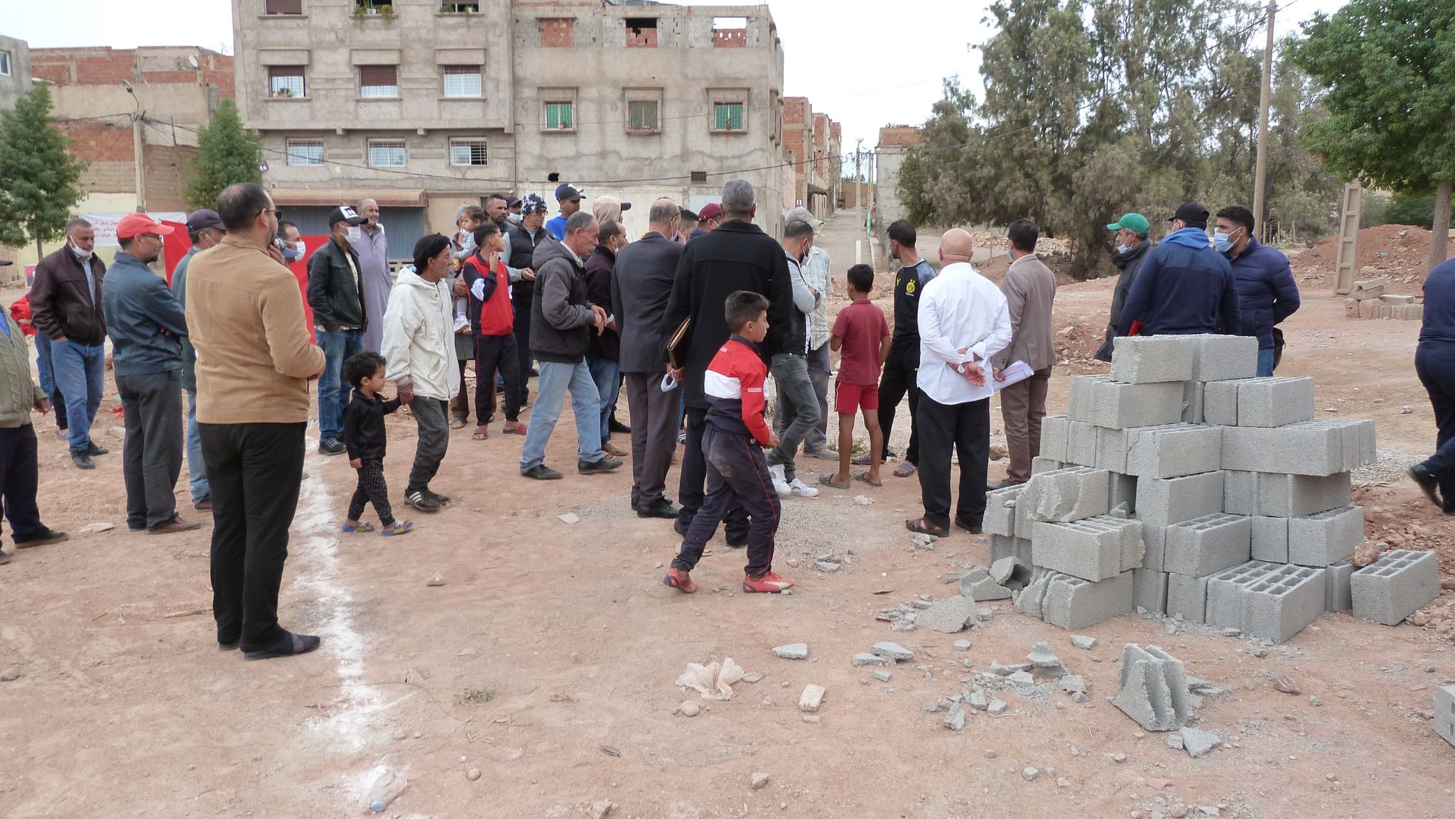 تشيد قنطرة واغلاق طريق يخرج سكان سيدي امعافة للاحتجاج