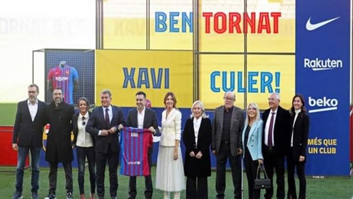 رسميا برشلونة يقدم مدربه الجديد تشافي