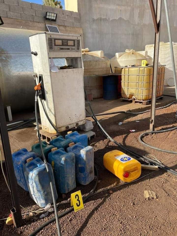 توقيف 3 أشخاص يشتبه في تورطهم في ترويج مادة البنزين بدون رخصة بالناظور