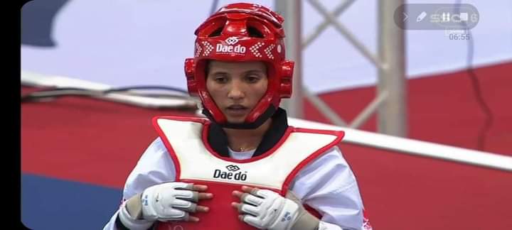 تتويج البطلة المغربية  “سكينة صاحب” بالميدالية النحاسية  في بطولة العالم النسائية في التايكوندو بالرياض