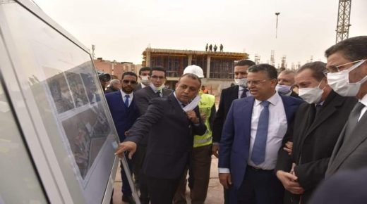 وزير العدل يشرف على تدشين مشروع بناء المحكمة التجارية والإدارية بمدينة العيون