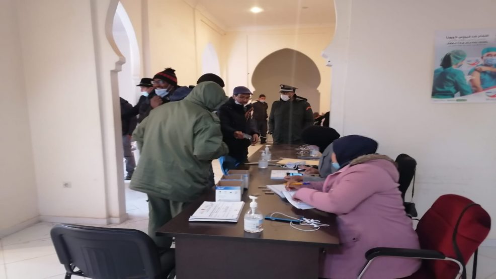 ورزازات :حملة تطعيم بالحقنة الثالثة للعاملين بالمقهى والفنادق ومراكز السينما