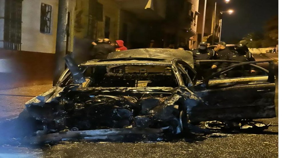 النيران تلتهم سيارة لمحامي وهي متوقفة  بالجديدة