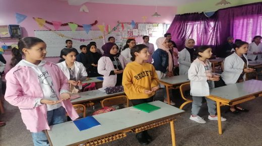 المجلس العلمي المحلي لطرفاية يحتفل بذكرى اجلاء اخر جندي أجنبي من الأقاليم الجنوبية بمدرسة يحي الكدالي الإبتدائية.