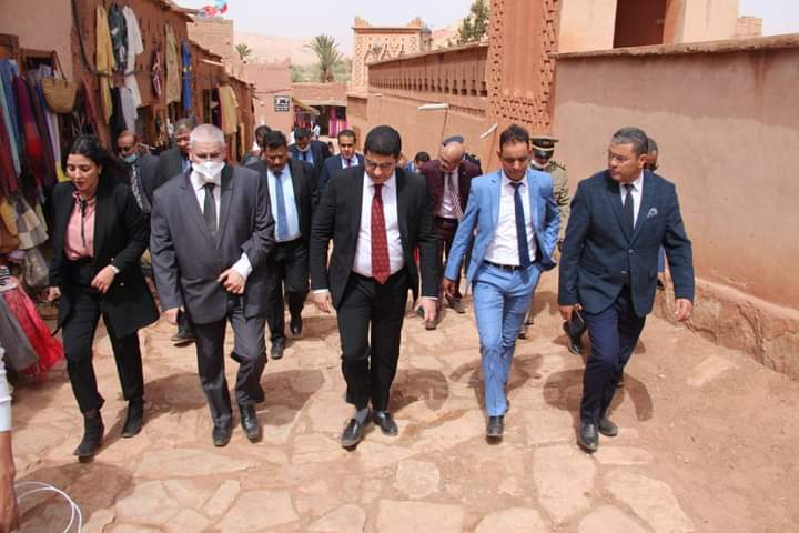 المخيمات والتراث والسينما محور زيارة ميدانية لوزير الثقافة  لإقليم ورزازات