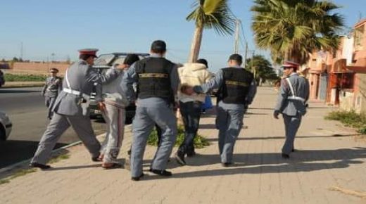 درك القنيطرة يوقف شخصين  ويعثر بحوزتهما على 3 كليوغرام من مخدر الشيرا