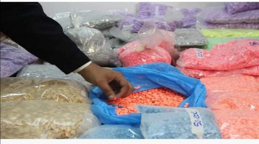 جزائري يقود عصابة لبيع حبوب الهلوسة “الاكستازي”  بوجدة