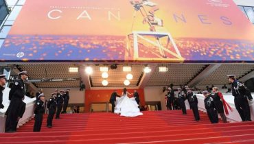 مهرجان كان: الفيلم المغربي “أزرق القفطان” يفوز بجائزة النقد الدولي