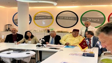 فؤاد مسكوت ضمن الوفذ المغربي بإسرائيل يقول عن الاتفاقية التي وقعتها جامعة المصارعة مع مثيلتها بإسرائيل