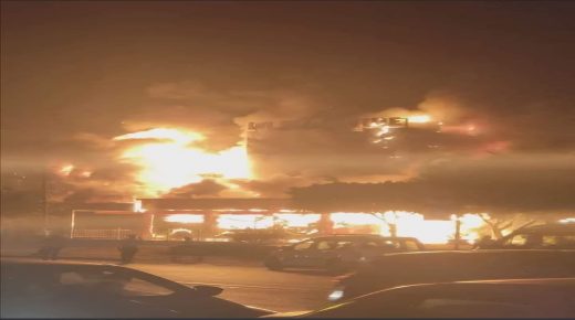 أكادير : حريق مهول يأتي على مطعم مشهور للسمك ويحوله إلى رماد