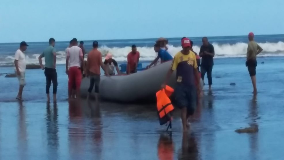 خروج قارب مطاطي للهجرة السرية بشاطىء سيدي يعقوب جماعة المهارزة الساحل اقليم الجديدة