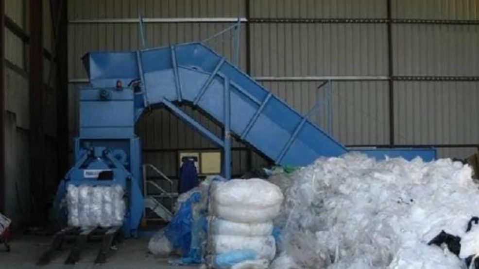 الشرطة القضائية تداهم معمل سري للبلاستيك بإمنتانوت