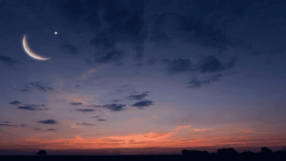 وزارة الأوقاف تعلن رؤية الهلال وفاتح الشهر الهجري غذا الاحد