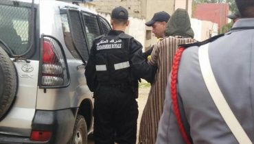 درك اولاد غانم يوقف احد المتاجرين في الممنوعات