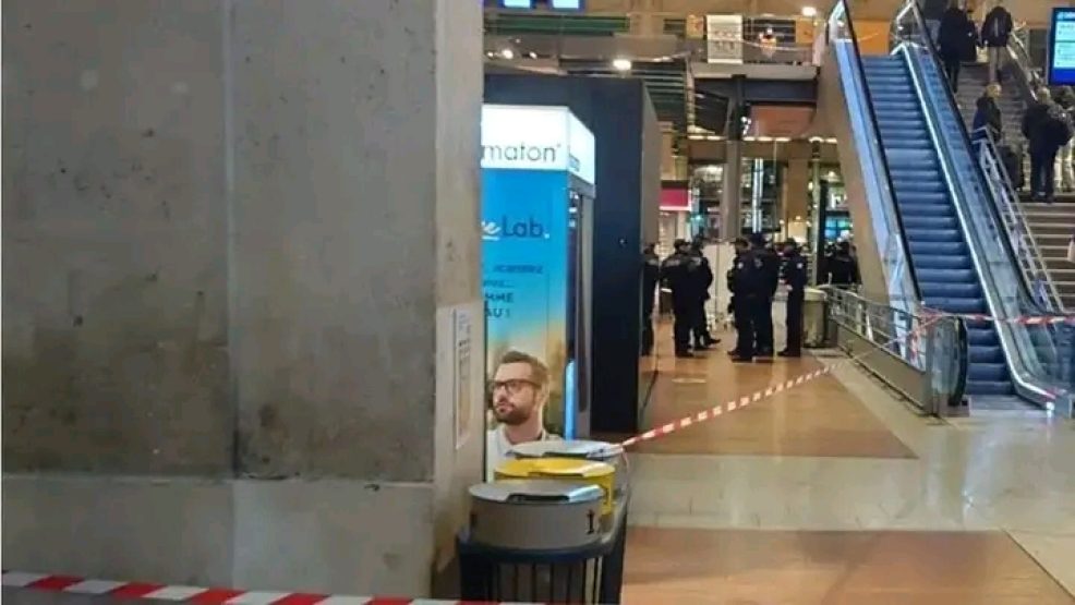 باريس.. إصابة 6 أشخاص جراء عملية طعن بمحطة قطار