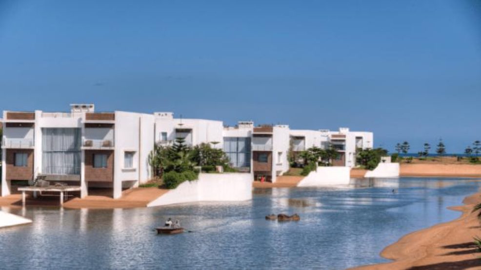 الفرقة الوطنية تحقق في عملية سطو على ملك عمومي وتحويله إلى فيلات