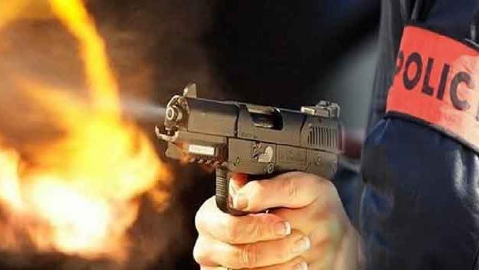 فاس: السلاح لتوقيف أربعة أشخاص واجهوا الأمن والمواطنين بالحجارة