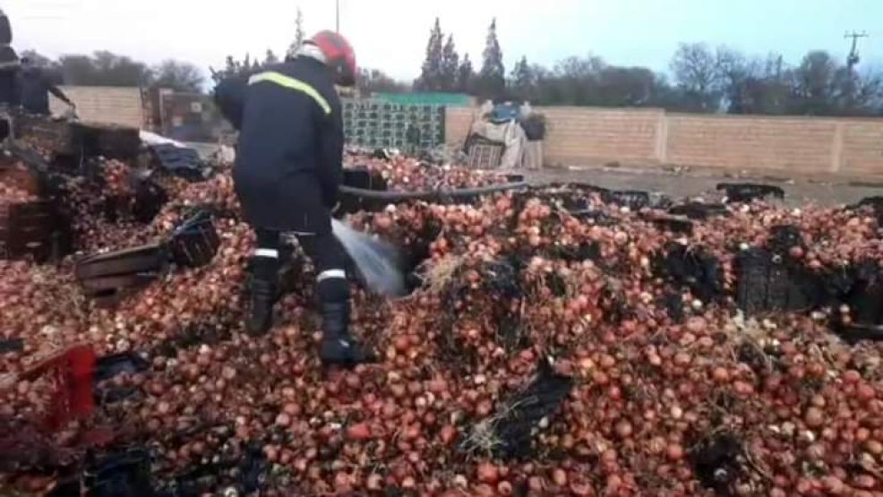 حريق يأتي على 40 طنا من البصل في سوق الجملة ببرشيد
