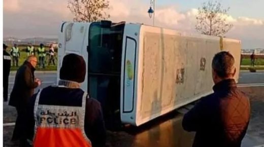 ان_ق_لا_ب حافلة لنقل العمال يسفر عن قتيلة وعدد من المصابين بمرتيل