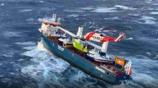 سفينة برازيلية تواجه الغرق بساحل المضيق والمغرب يجاهد لإنقاذ طاقمها