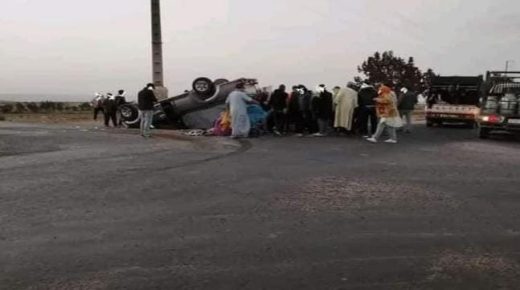 اشتوكة ايت باها : إصطدام سيارة “بيكوب” تقل عاملات زراعيات يخلف حوالي 26 جريحا