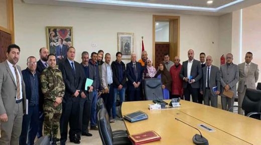 بعد طول انتظار… عامل  سيدي بنور يعطي انطلاقة مولود جديد لاخراج ساكنة القرية من دور الصفيح