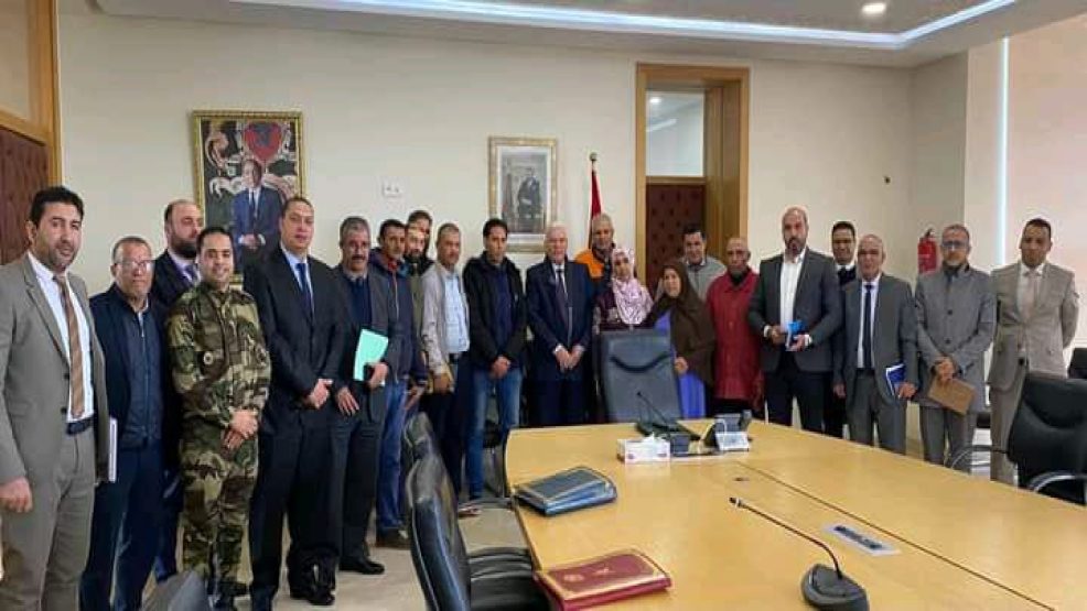 بعد طول انتظار… عامل  سيدي بنور يعطي انطلاقة مولود جديد لاخراج ساكنة القرية من دور الصفيح