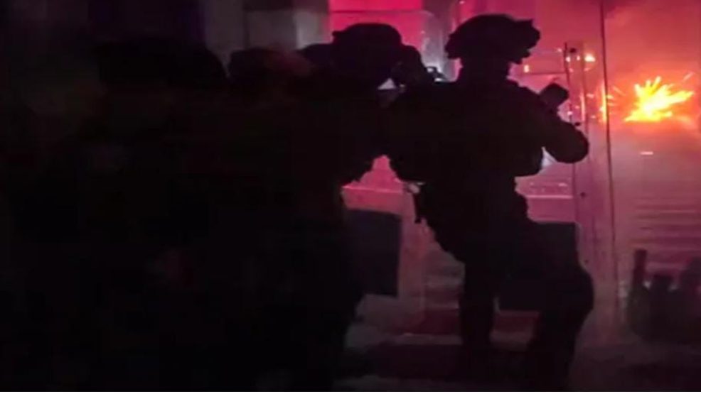 لليلة الثانية على التوالي.. القوات الإسرائلية تقتحم الأقصى وتعتدي على المعتكفين