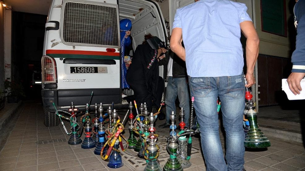 أمن المنارة بمراكش يداهم  13 مقهى تقدم مادة  النرجيلة لزبناءها من بينهم قاصرين وإيقاف  مسيري المقاهي