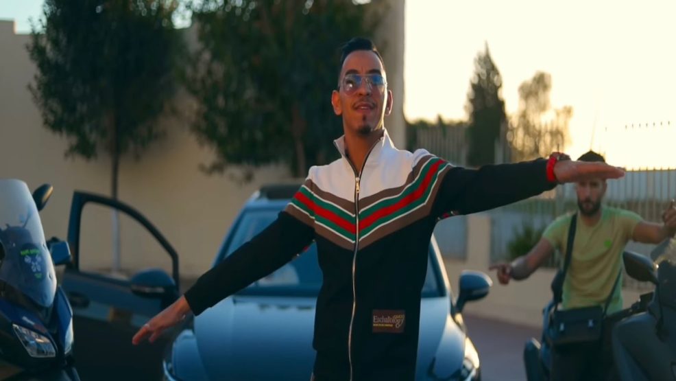 سيمو بلادي يطلق كليب “سكتي عليا” في رسالة لحبيبته