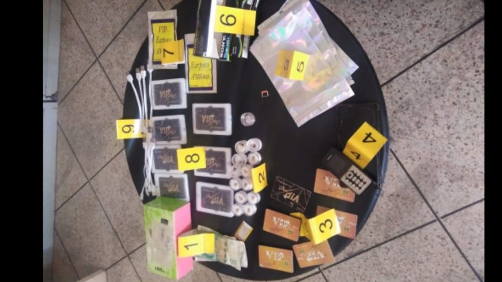 معلومات دقيقة لمصالح المديرية العامة لمراقبة التراب الوطني بتاوريرت تمكن من إيقاف متورط في ترويج أجهزة للغش في الامتحان