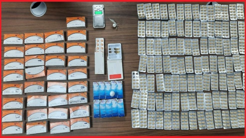 امن وجدة يوقف سيدة يشتبه في تورطها في قضية حيازة وترويج المخدرات وتعريض حياة قاصر للخطر