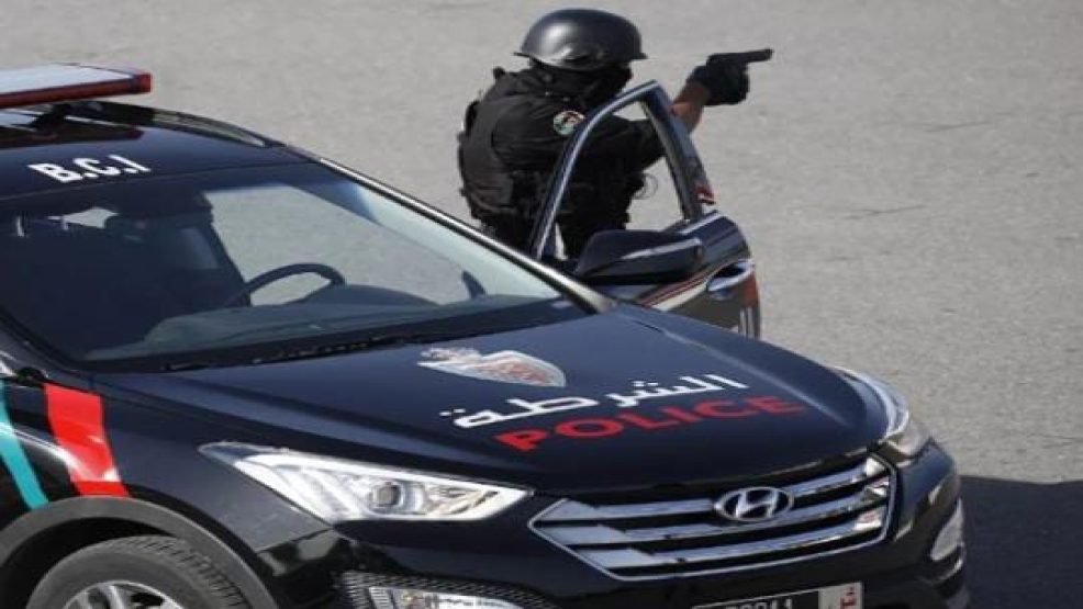 أيت ملول… موظف شرطة يستعمل سلاحه الوظيفي لتوقيف مبحوت عنه