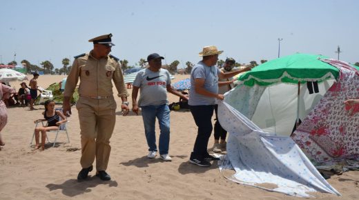 سيدي رحال الشاطئ..السلطات المحلية تواصل عملية تنظيم الشاطئ