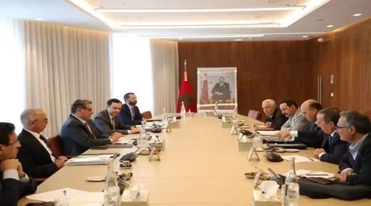 الحكومة تتفق مع النقابات على سحب النظام الأساسي المثير للجدل وتوقيف الاقتطاعات للمضربين