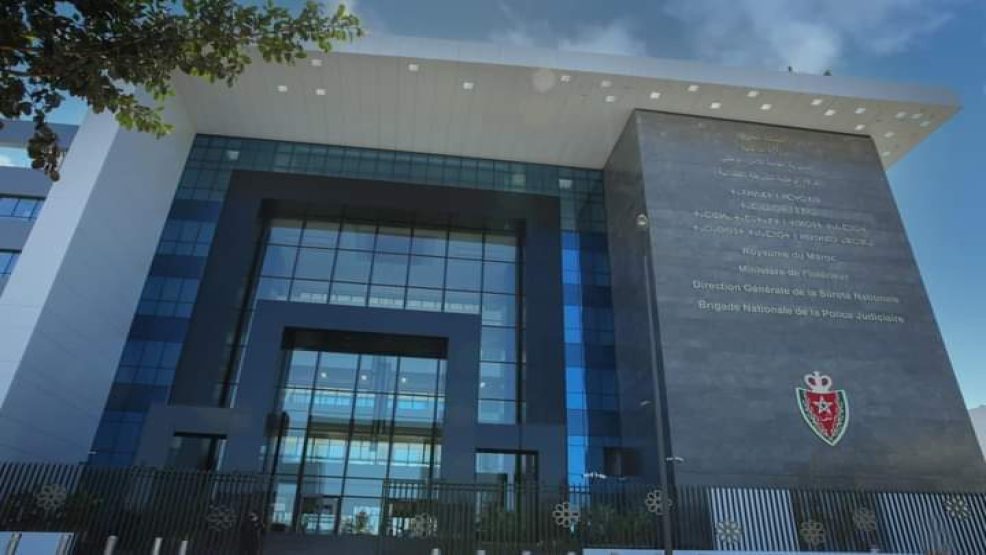 توقيف مستخدم بمركز للنداء بالدارالبيضاء متورط في الابتزاز الرقمي وتهديد النظام العام