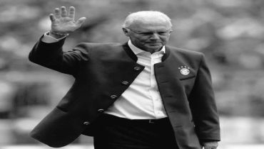 وفاة أسطورة كرة القدم الألمانية فرانز بكنباور عن عمر 78 عاما