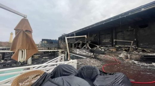 حريق بمركب مطاعم كورنيش الدار البيضاء حول المكان الى رماد