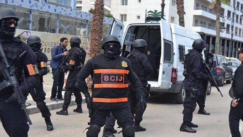 تفكيكة إرهابية مكونة من أربعة عناصر ينشطون في مجال تجنيد وإرسال مقاتلين من أجل الإلتحاق بفرع تنظيم “داعش” بمنطقة الساحل جنوب الصحراء