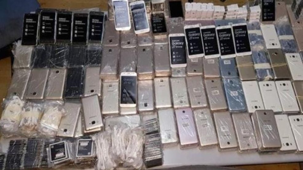 إحباط تهريب كمية مهمة من الهواتف والأجهزة الالكترونية بميناء طنجة المتوسط