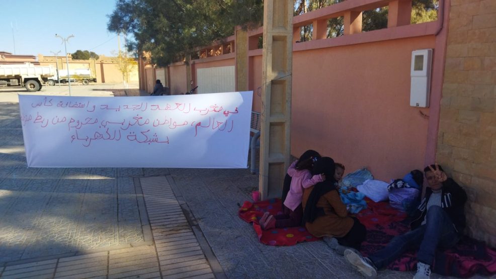 تالسينت .. مواطن مغربي محروم من ربط منزله بشبكة الكهرباء..