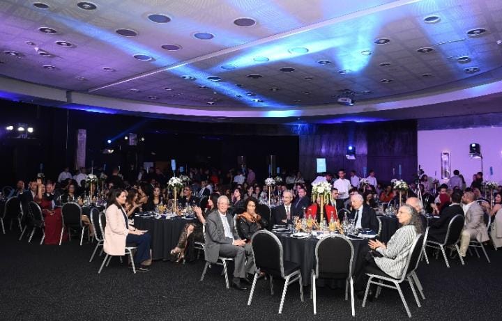 جمعية خريجي جامعة الأخوين تحتفل بنجاح وإنجاز مميزين خلال حفل عشاء سنوي لجمع التبرعات