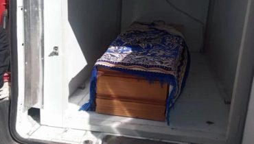 الجزائر تسلم جثمان شاب بمعبر زوج بغال