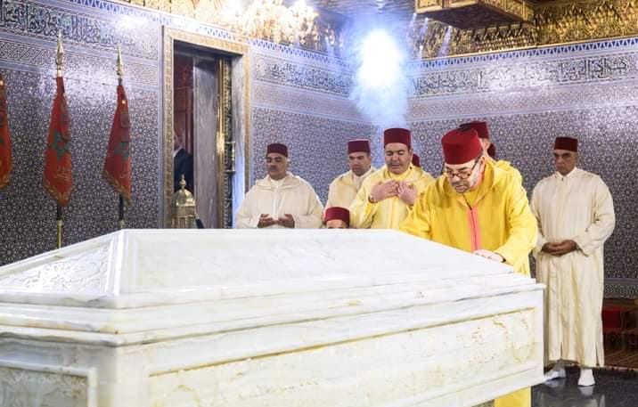 أمير المؤمنين صاحب الجلالة الملك محمد السادس يترحم على روح جلالة المغفور له الملك محمد الخامس